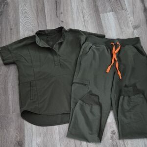 Figs Technical Collection Dark Green Top